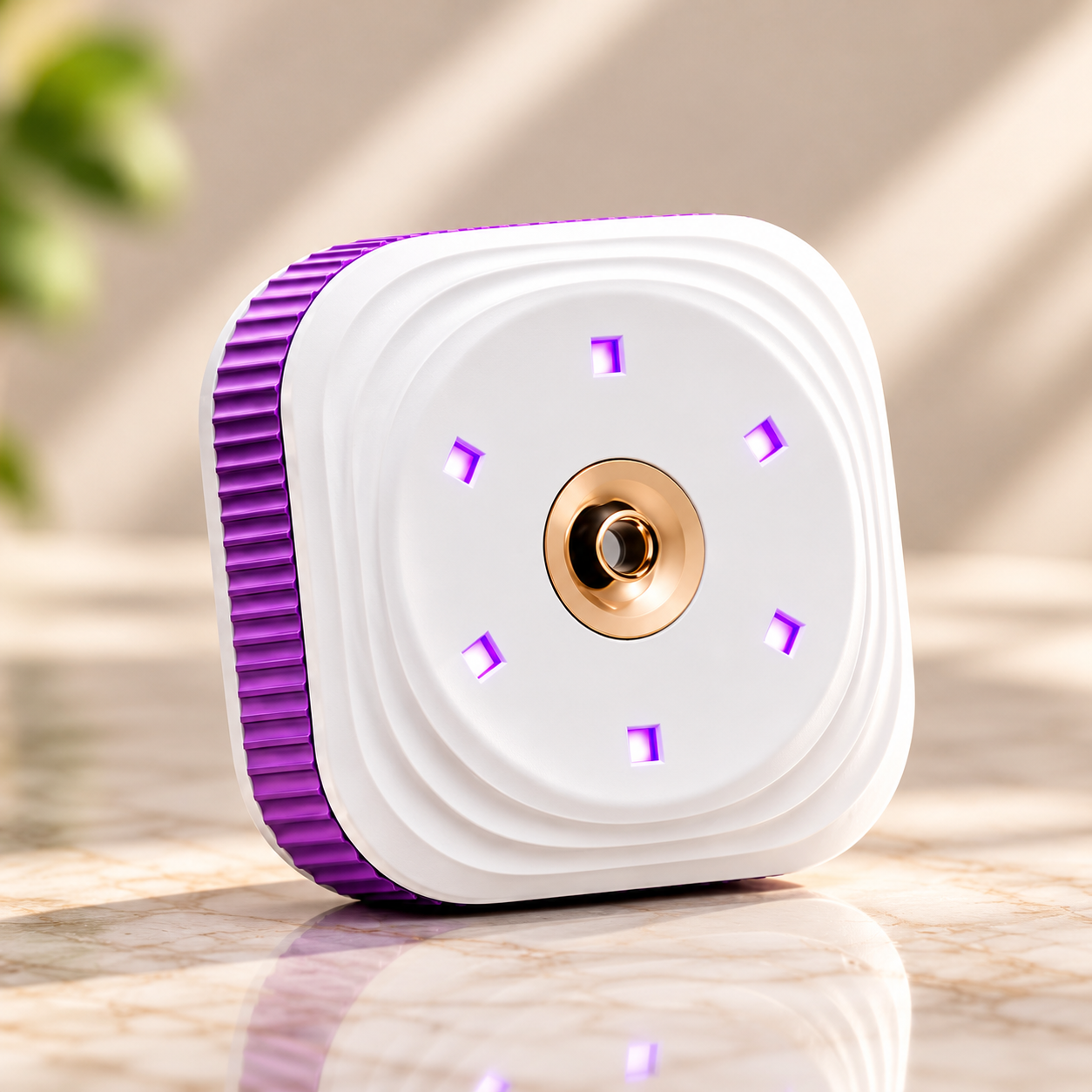Seller close-up of Lidvio's white housing, violet edge and gold-colored central nozzle