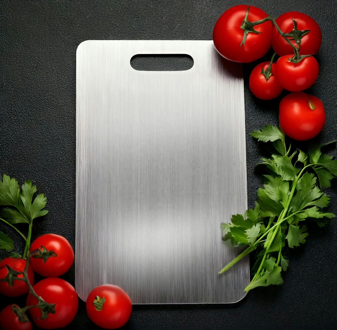 Katori metallic cutting board detail